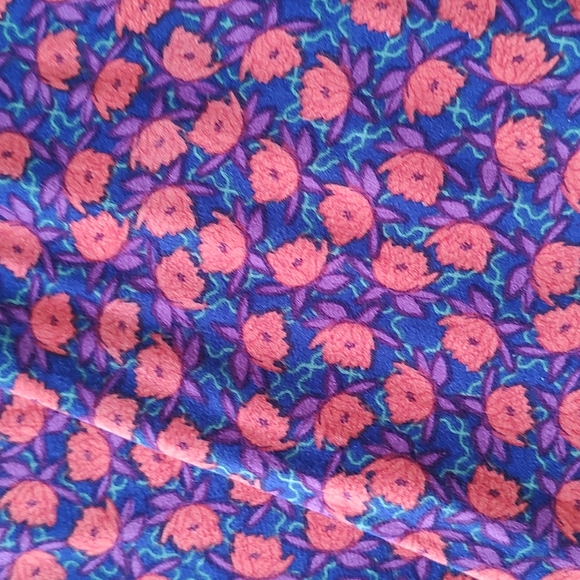 LuLaRoe tall and curvy leggings. Festive colors. New. - Picture 8 of 8